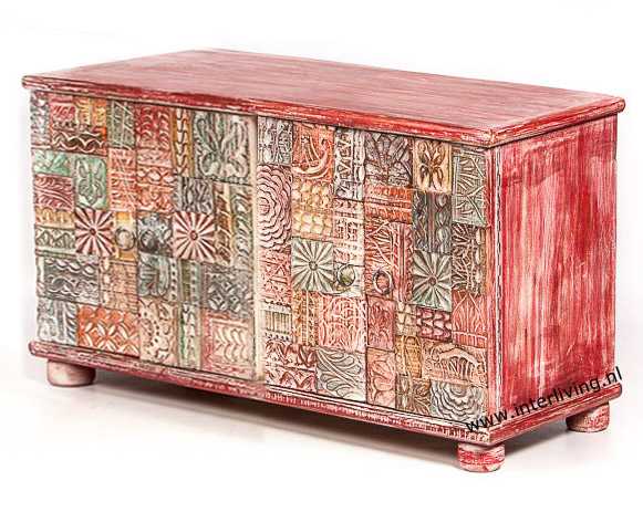 Interpretatief Spanje Sta op Oosterse vintage meubels uit India, duurzaam hout, Indiaas design rood