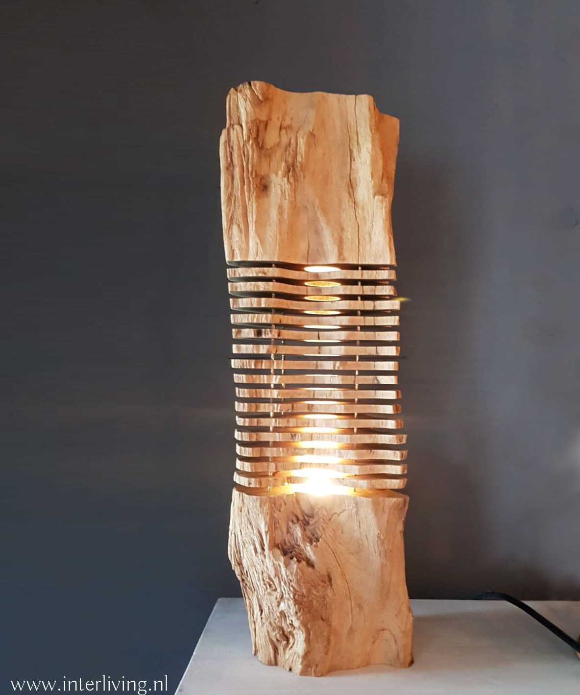 Graden Celsius atomair Geldschieter Tafellamp "Botanica" gemaakt van oud teak hout - rechthoekig zuil model