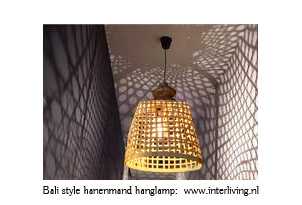 bijwoord aansluiten Plotselinge afdaling Bali style hanenmand hanglamp bamboe - bovenkant houten "stoepa"